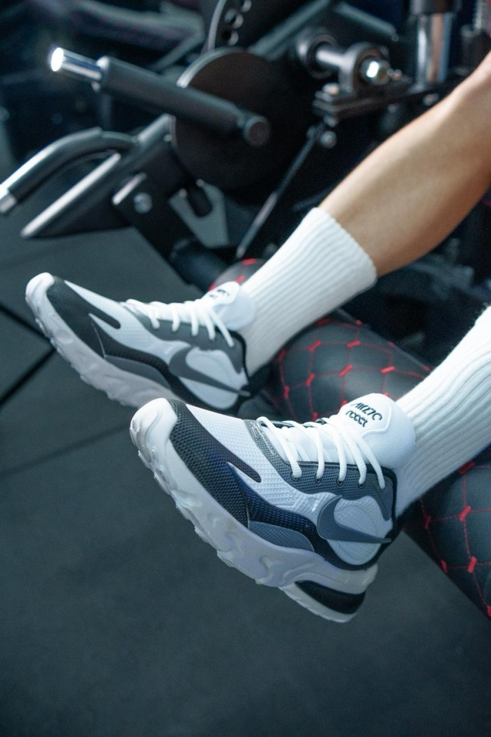 Nike Air Max 270 React Cinza