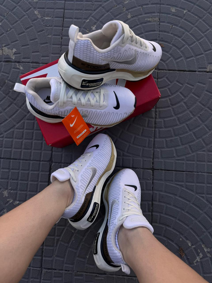Nike Zoom X Invincible Run Bege