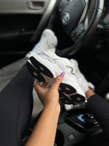 New Balance 9060 Premium Branco/prata