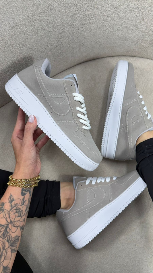 Nike Air Force 1 Cinza/camurça