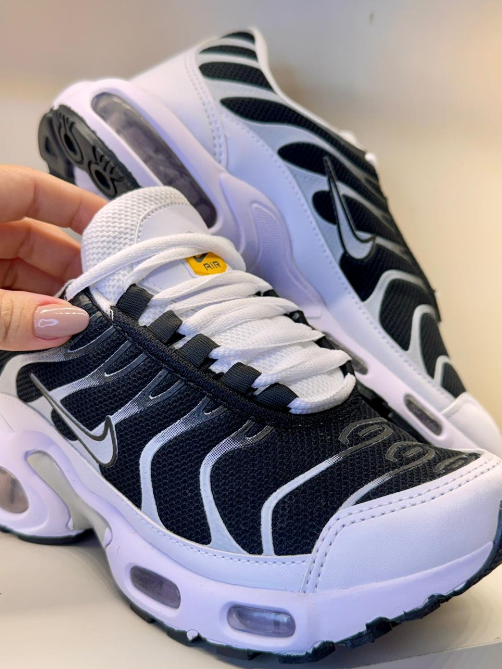Nike TN Plus 1 Preto/branco
